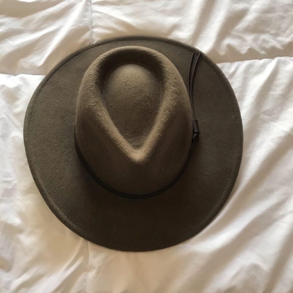 Brown 100% wool ranch hat with leather detail